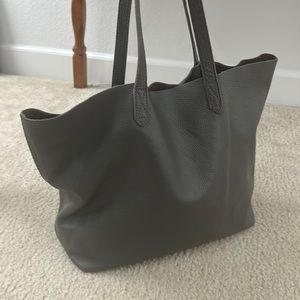 Cuyana Soft Pebbled Tote in Grey